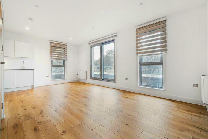 1 Bedroom Apartment To Rent In Hill View Apartments, Henley On Thames, RG9