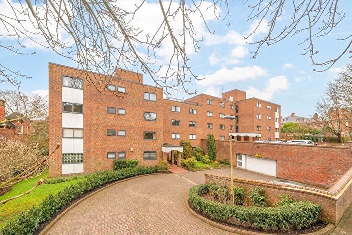 3 Bedroom Flat For Sale In Belvedere Drive, Wimbledon Village, SW19
