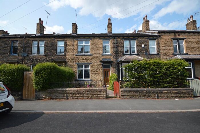 4 Bedroom Terraced House For Sale In Somerset Road, Pudsey, LS28