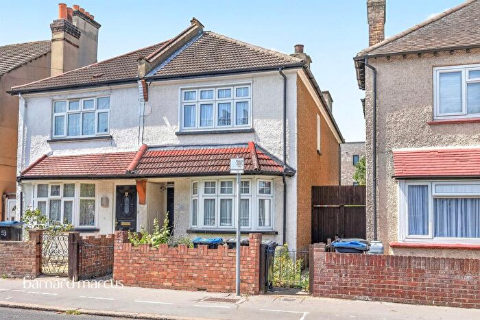 2 Bedroom Semi-Detached House For Sale In Davidson Road, Croydon, CR0