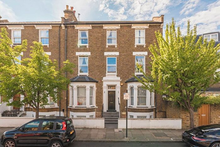 1 Bedroom Flat For Sale In Sulgrave Road, Hammersmith, W6