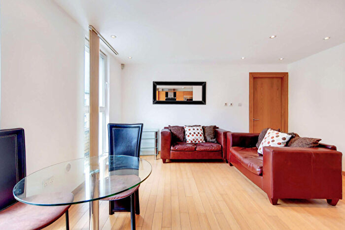 1 Bedroom Apartment To Rent In Helion Court, Westferry Road, Canary Wharf, London, E14