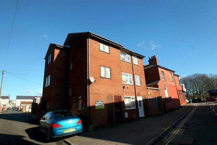 2 Bedroom Town House To Rent In Littlegate Road, Paignton, TQ3