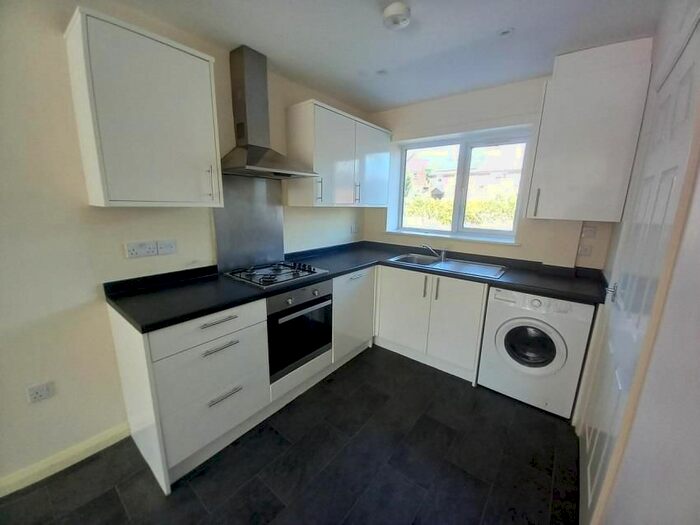 3 Bedroom Town House To Rent In Lower Ash Road, Kidsgrove, Stoke-On-Trent, ST7