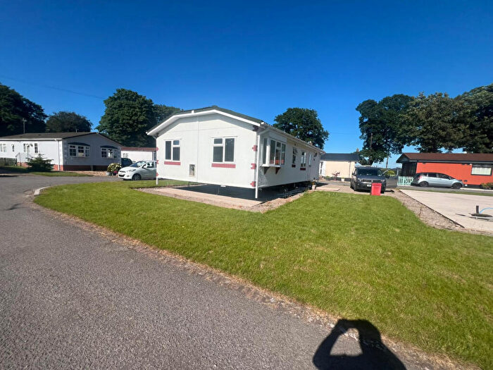 2 Bedroom Park Home For Sale In Northwich, Cheshire, CW8