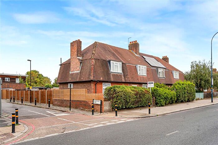 3 Bedroom End Of Terrace House For Sale In Bromley Road, Bromley, BR1