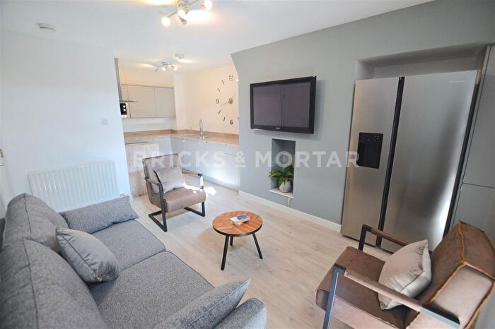 3 Bedroom Flat To Rent In Wolseley Gardens, Newcastle Upon Tyne, NE2