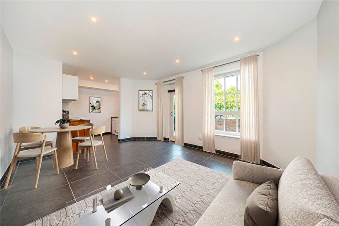 1 Bedroom Flat For Sale In Wilmot Street, Bethnal Green, London, E2