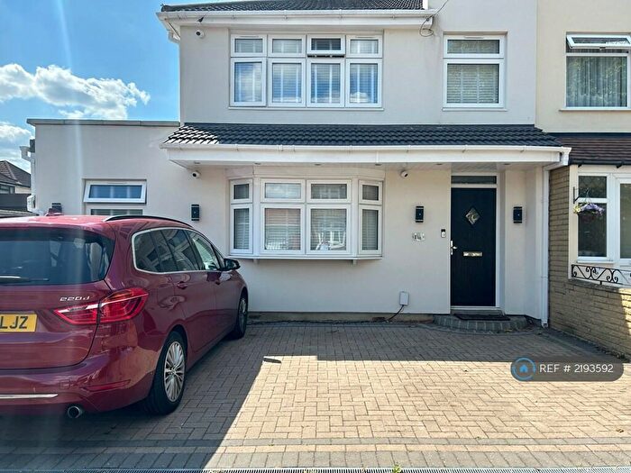 4 Bedroom End Of Terrace House To Rent In Spring Gardens, Hornchurch, RM12