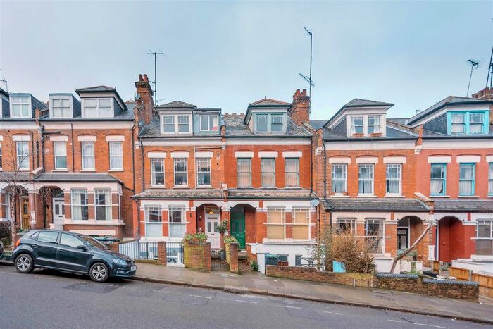 1 Bedroom Flat To Rent In Hillfield Avenue, London, N8