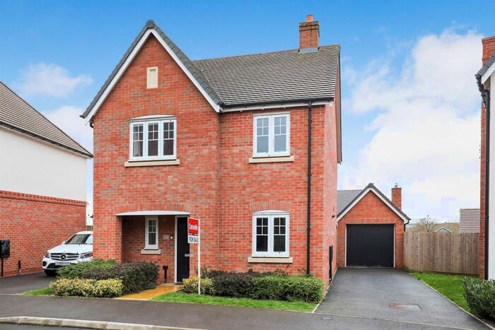 4 Bedroom Detached House For Sale In Hazel Close, Rugby, CV21