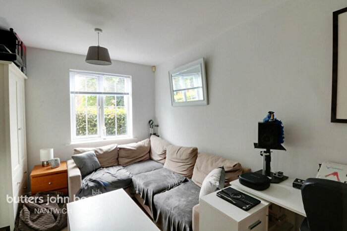 2 Bedroom Apartment For Sale In Sleepers Point, Nantwich, CW5