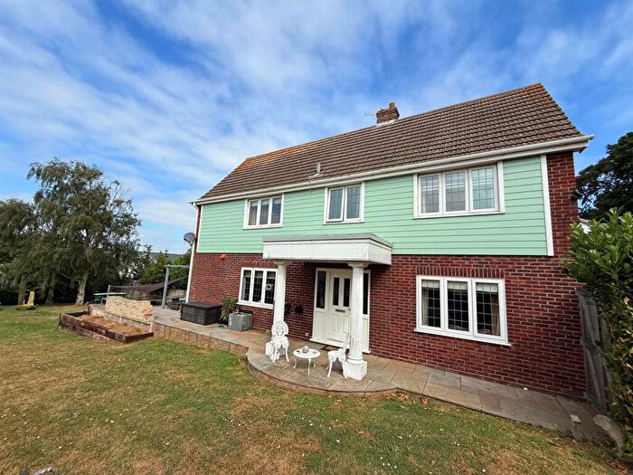 3 Bedroom Detached House For Sale In The Holway, Winterton-On-Sea, NR29