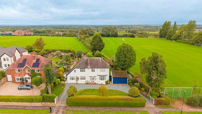 4 Bedroom Detached House For Sale In Burton Road, Repton, DE65