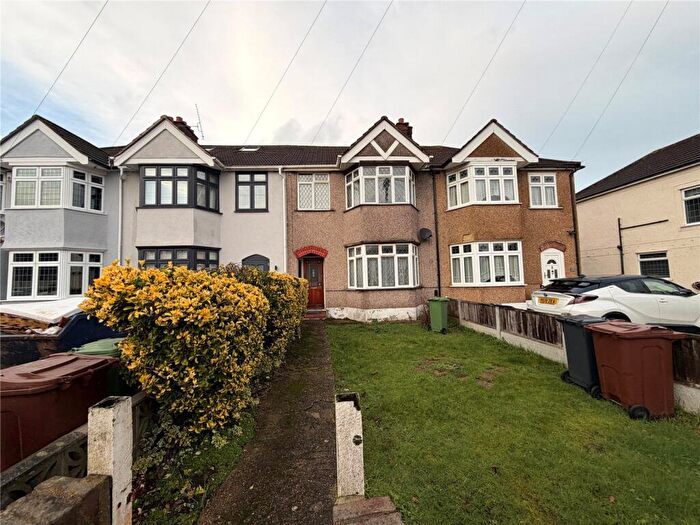 3 Bedroom Terraced House For Sale In Valentines Way, Romford, RM7