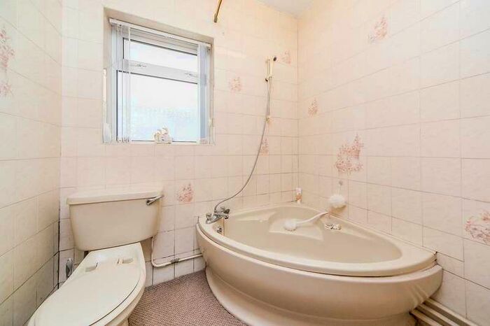 2 Bedroom Detached Bungalow For Sale In Gun Battery Lane, Biddulph Moor, Stoke-on-trent, Staffordshire, ST8