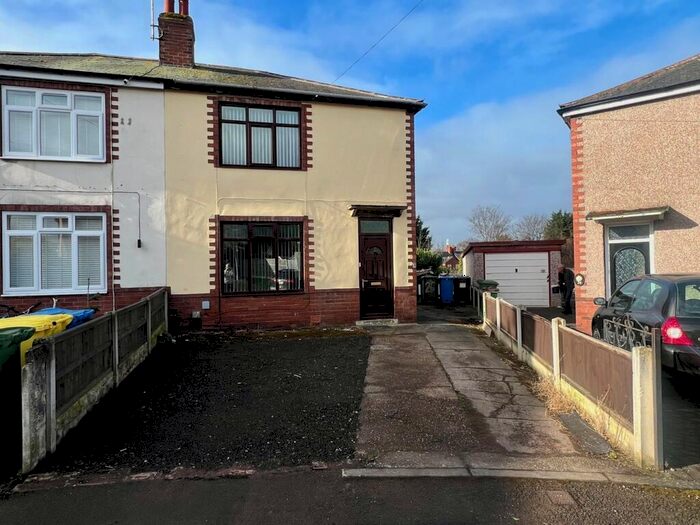 3 Bedroom Semi-Detached House To Rent In Kilton Crescent, Worksop, S81