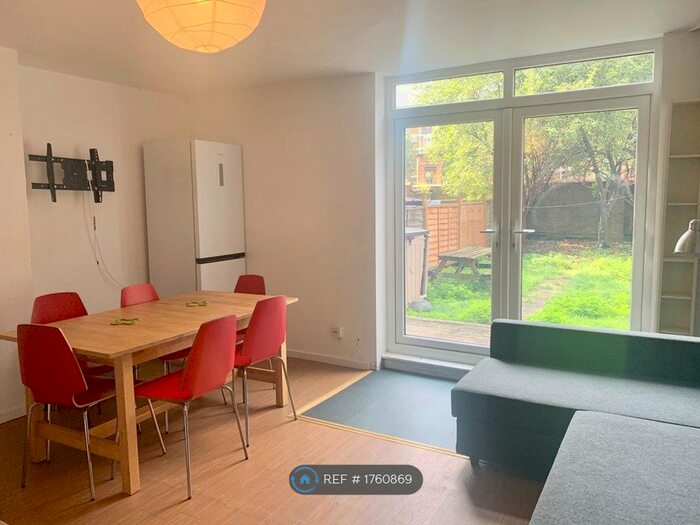 4 Bedroom Flat To Rent In Wickford Street, London, E1