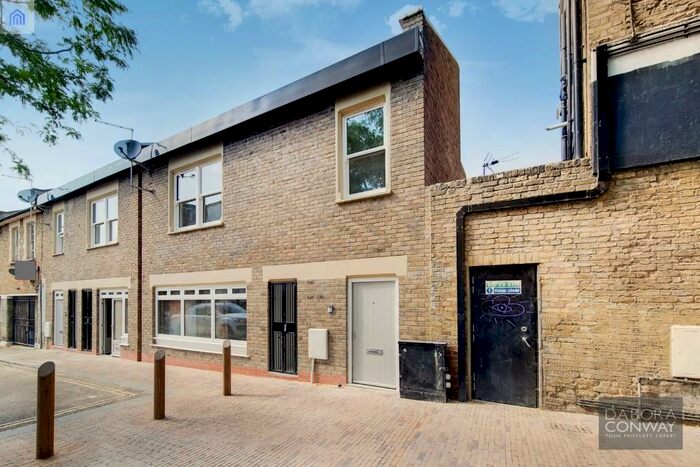 2 Bedroom Maisonette To Rent In Kenmure Road, Hackney, E8
