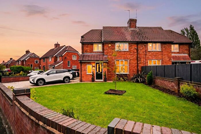 4 Bedroom Semi-Detached House For Sale In East Avenue, Rudheath, CW9