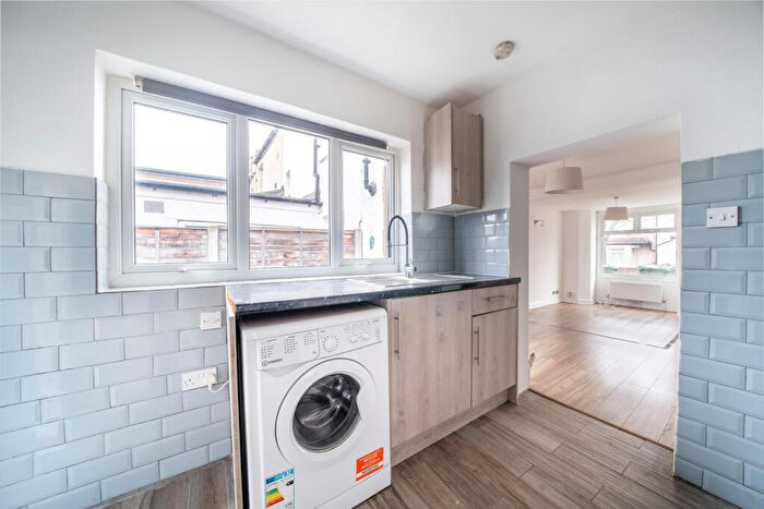 2 Bedroom Terraced House For Sale In Barth Road, Plumstead, SE18