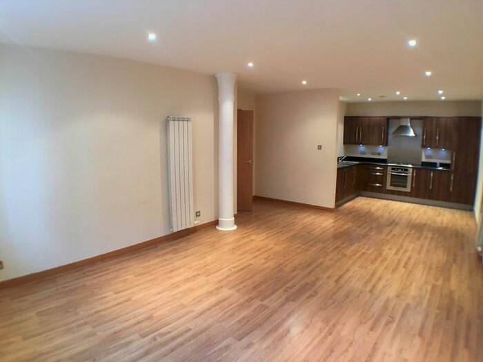 2 Bedroom Flat To Rent In Dock Road, Birkenhead, Merseyside, CH41