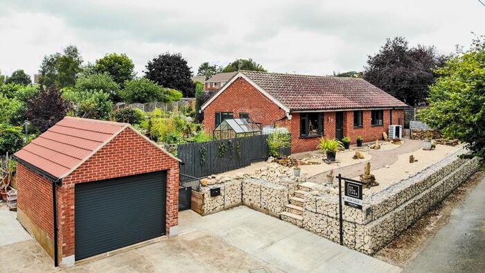 3 Bedroom Detached Bungalow For Sale In Water Lane, West Halton, Scunthorpe, DN15
