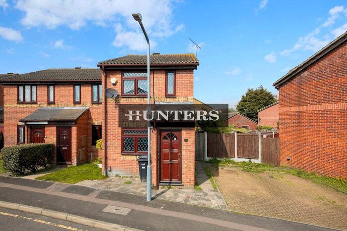 2 Bedroom Property To Rent In Gibson Road, Chadwell Heath, RM8