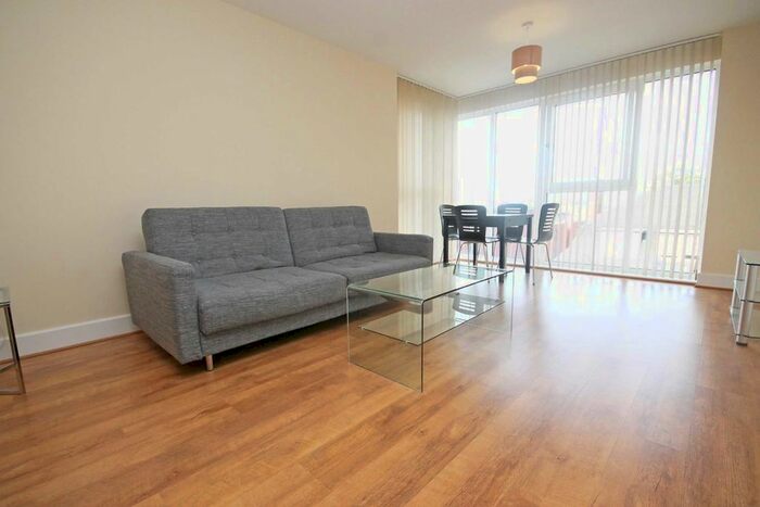 1 Bedroom Flat To Rent In Glenthorne Road, London, W6