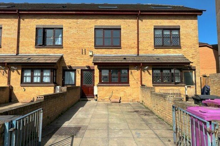 4 Bedroom Property To Rent In Allen Road, London, E3