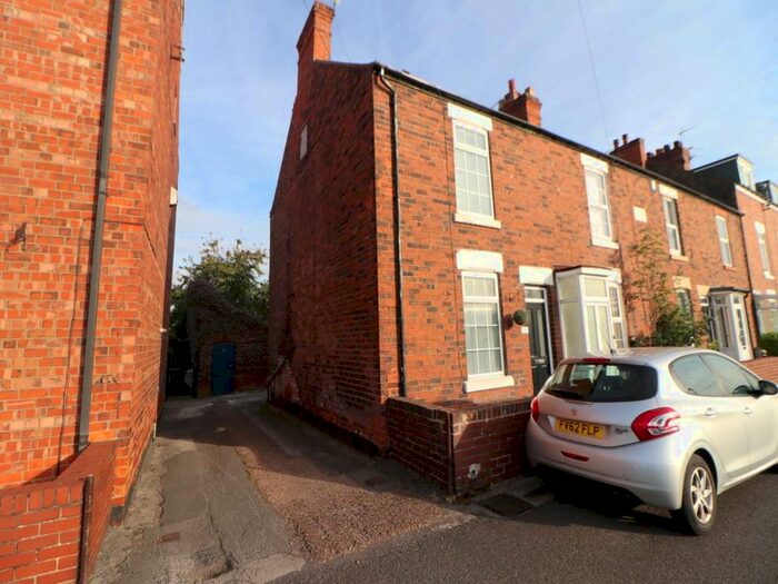 Houses for sale & to rent in DN8 5QT, South End, Thorne Doncaster