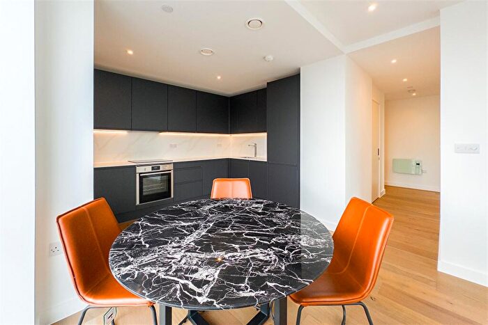 2 Bedroom Apartment To Rent In Viadux, M1