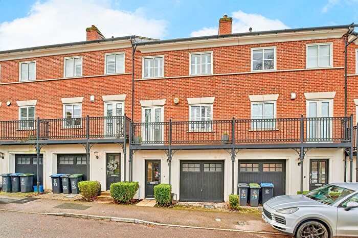 3 Bedroom Property For Sale In Mowbray Close, Epping, CM16