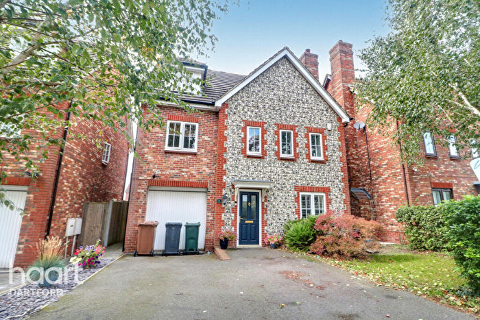 6 Bedroom Detached House For Sale In Darenth Park Avenue, Dartford, DA2