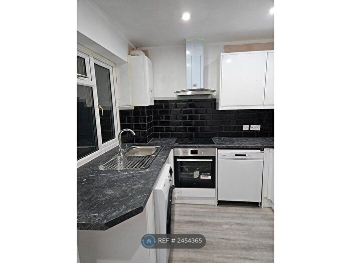 3 Bedroom Terraced House To Rent In Troopers Hill, Bristol, BS5