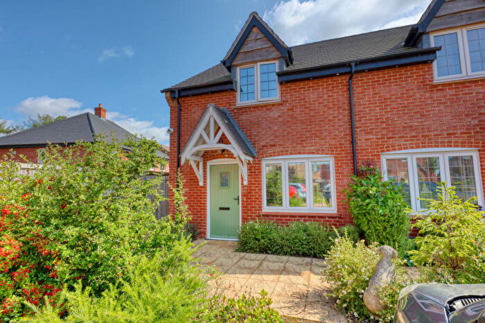 2 Bedroom End Of Terrace House For Sale In Overton, Hampshire, RG25