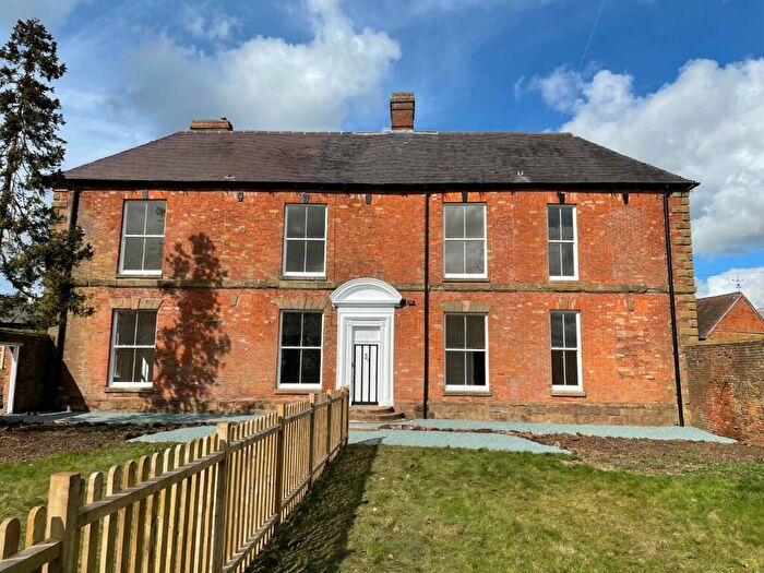 3 Bedroom Semi-Detached House To Rent In Washbrook Lane, Allesley, Coventry, West Midlands, CV5