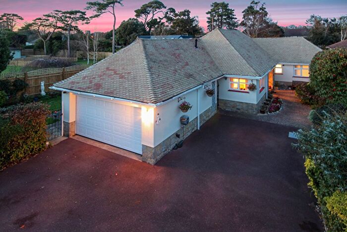 3 Bedroom Detached Bungalow For Sale In Sea Lane Close, East Preston, BN16