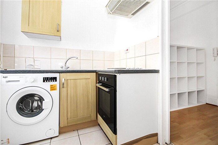 Studio To Rent In Norwood Road, London, SE27
