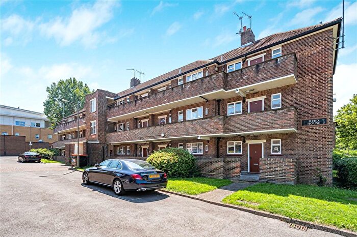 1 Bedroom Flat For Sale In Toland Square, London, SW15