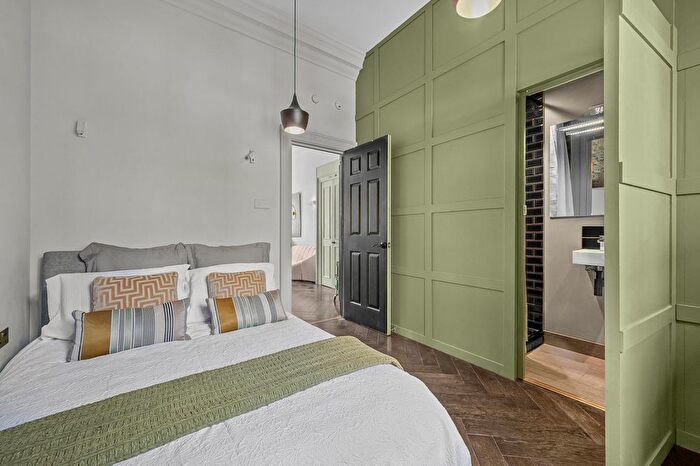 1 Bedroom Flat For Sale In Guilford Street, Bloomsbury, WC1N