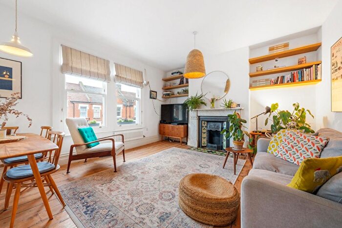 2 Bedroom Flat For Sale In Sudbourne Road, SW2