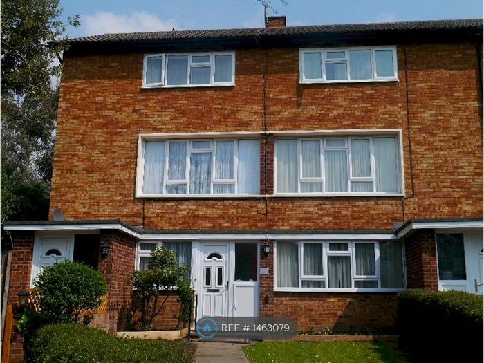 2 Bedroom Flat To Rent In Adelaide Road, Surbiton, KT6