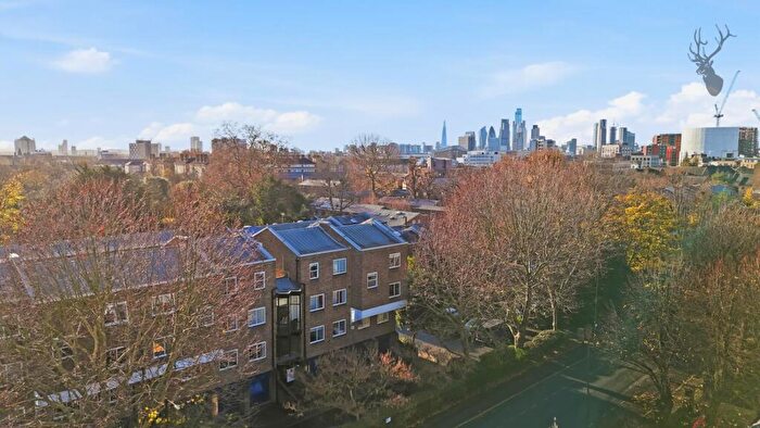 1 Bedroom Flat For Sale In St. Agnes Close, Hackney, E9