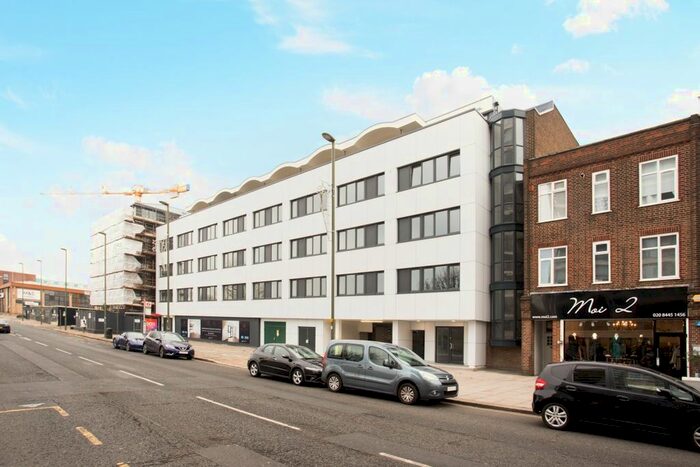 1 Bedroom Flat To Rent In High Road, London, N20