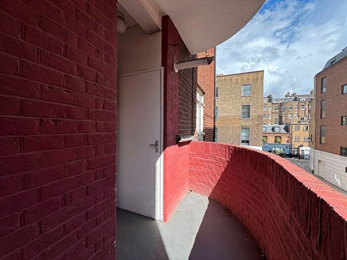 2 Bedroom Flat For Sale In Flat Wesley Court, - Weymouth Street, Marylebone, London, W1G