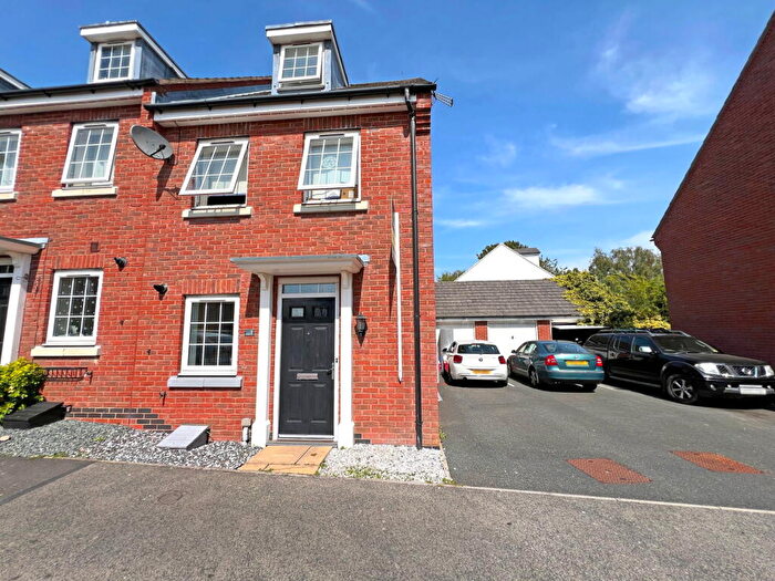 3 Bedroom Town House For Sale In Wellington Court, Ibstock, LE67