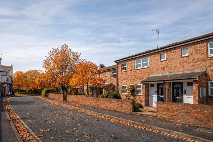 2 Bedroom Flat For Sale In Clementhorpe, York, YO23