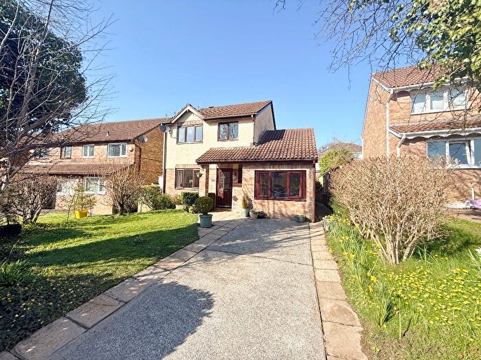 3 Bedroom Detached House For Sale In Heol Y Waun, Pontlliw, SA4