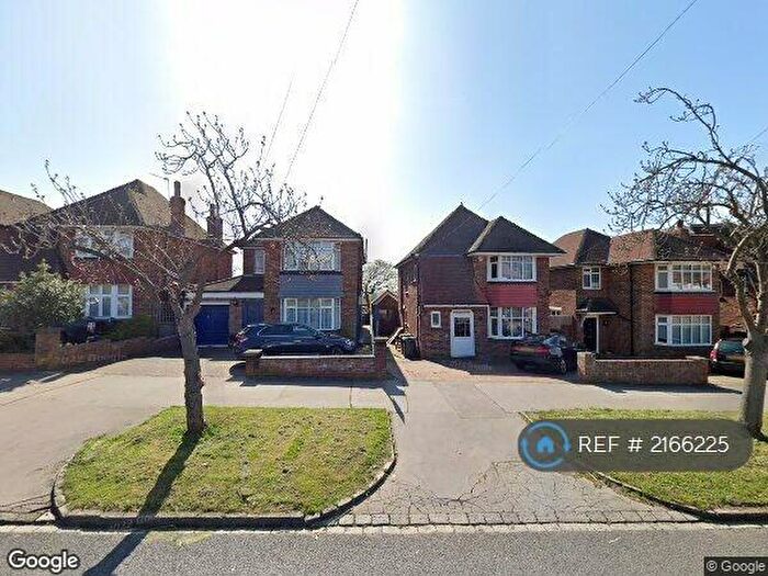 3 Bedroom Detached House To Rent In Waddington Way, London, SE19